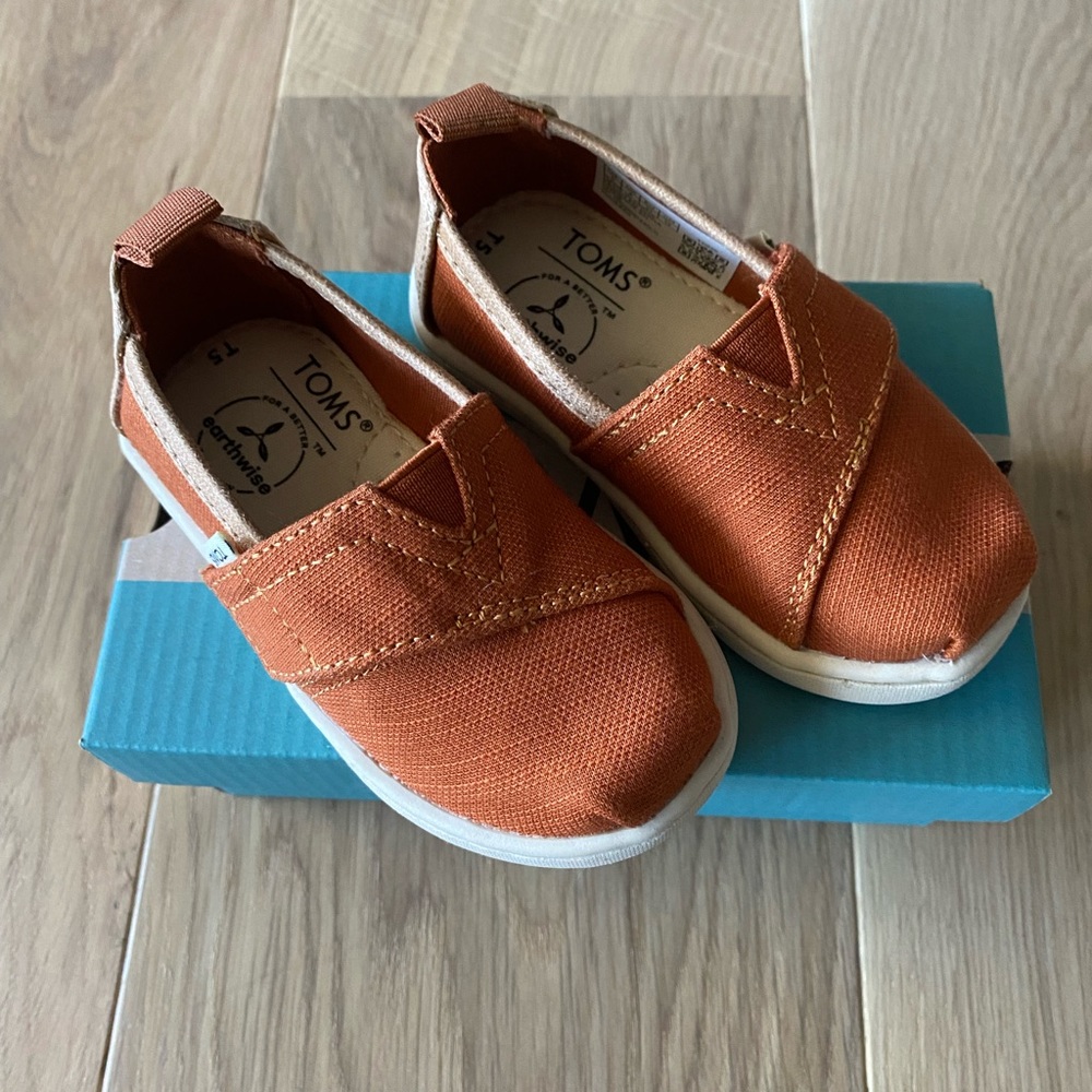 NIB Tiny Alpargata Toms Slip-on Sneaker Shoes